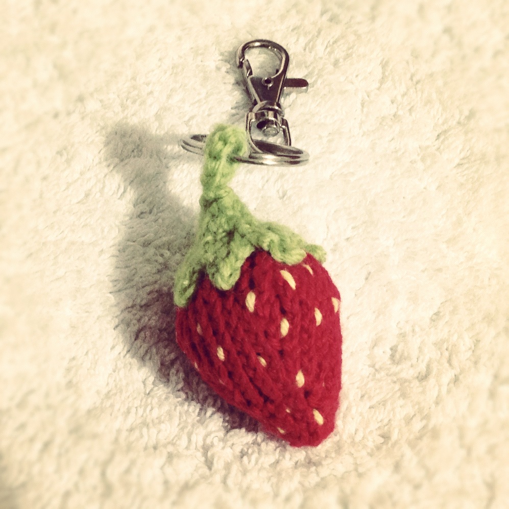 Strawberry Keychain Keyring Free cute knititng patterns