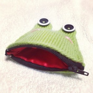 Free cute frog coin purse knitting patterns - Ribbit