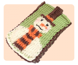 Free cute knitting patterns Snowman mobile phone case cover